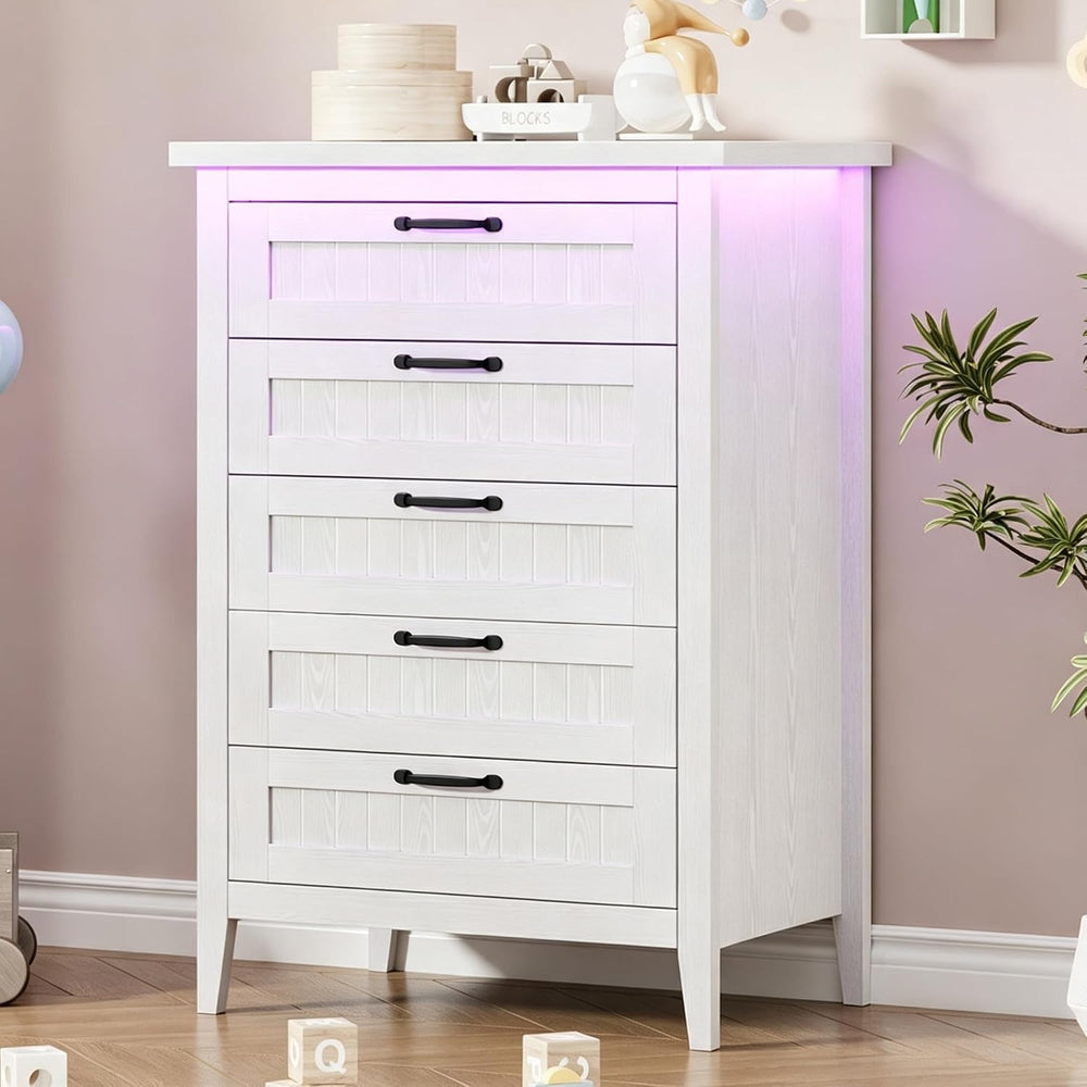 Garvee 44.9'' Tall 5 Drawer Dresser with Power Outlet & LED Lights