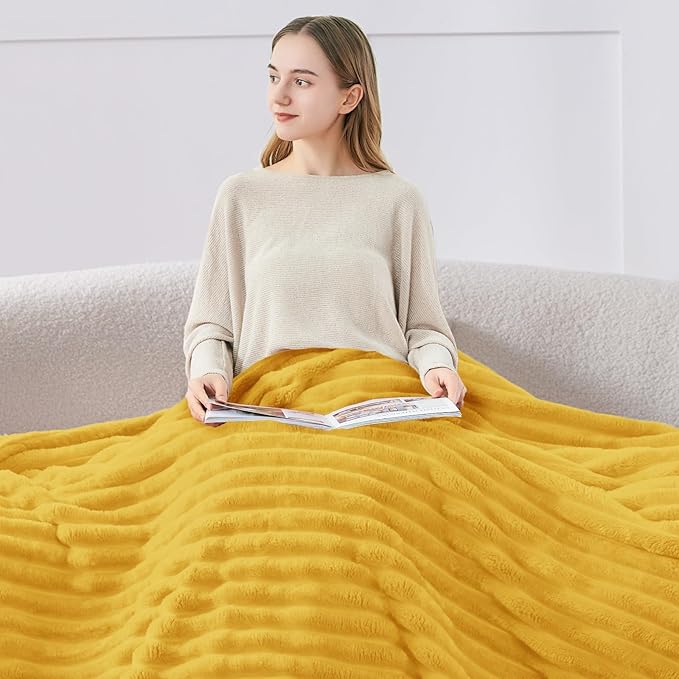 BEDELITE Twin Blanket for Couch & Bed, 300GSM Soft & Warm Fleece Blanket - Image 3