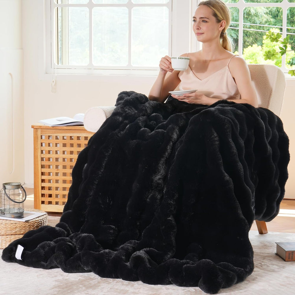 BENVWE Faux Fur Throw Blanket for Couch - Thickened Fluffy Soft Bubble Blanke...