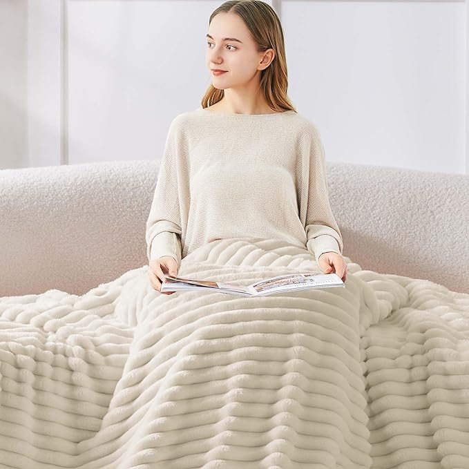 BEDELITE Twin Blanket for Couch & Bed, 300GSM Soft & Warm Fleece Blanket - Image 3