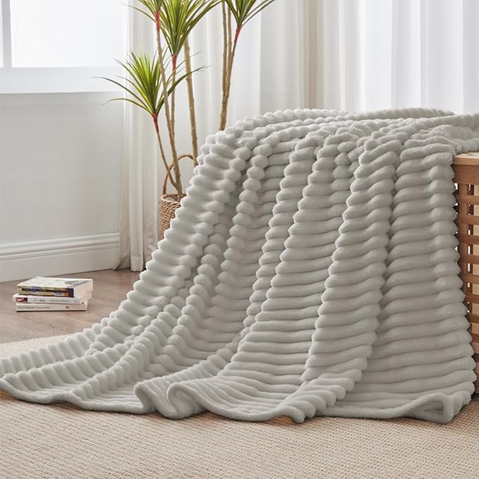 BEDELITE Fleece Throw Blanket for Couch - Image 3