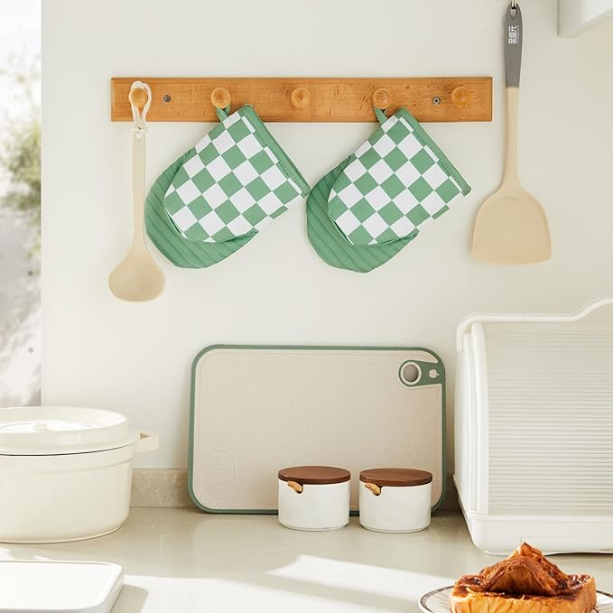 Ohocut Sage Green Checkered Mini Oven Mitts Heat Resistant, Vintage Retro - Image 4
