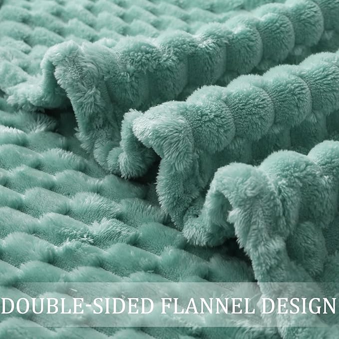 Exclusivo Mezcla Extra Large Soft Fleece Throw Blanket, 50x70 Inches 3D Clouds - Image 5