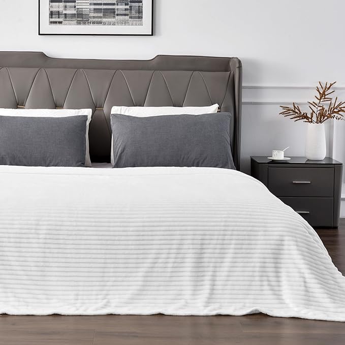 BEDELITE Fleece Blanket Queen Size – 3D Ribbed Jacquard Soft and Warm - Image 2