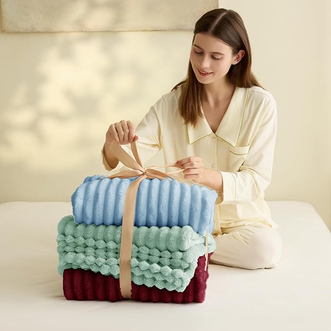 HIMEET Sage Green Ribbed Queen Size Blanket - Image 4