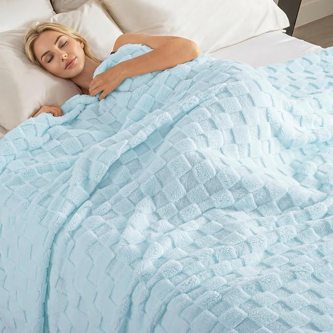 Exclusivo Mezcla Queen Size Flannel Fleece Blanket, Super Soft and Warm - Image 2