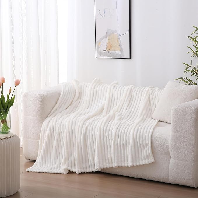 Cream White Fleece Throw Blanket 60”×80” - Image 4