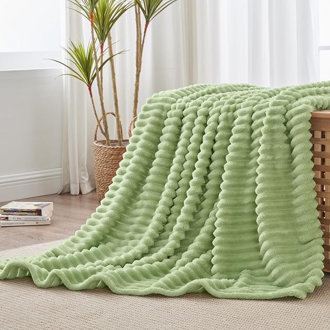 BEDELITE Twin Blanket for Couch & Bed, 300GSM Soft & Warm Fleece Blanket - Image 7