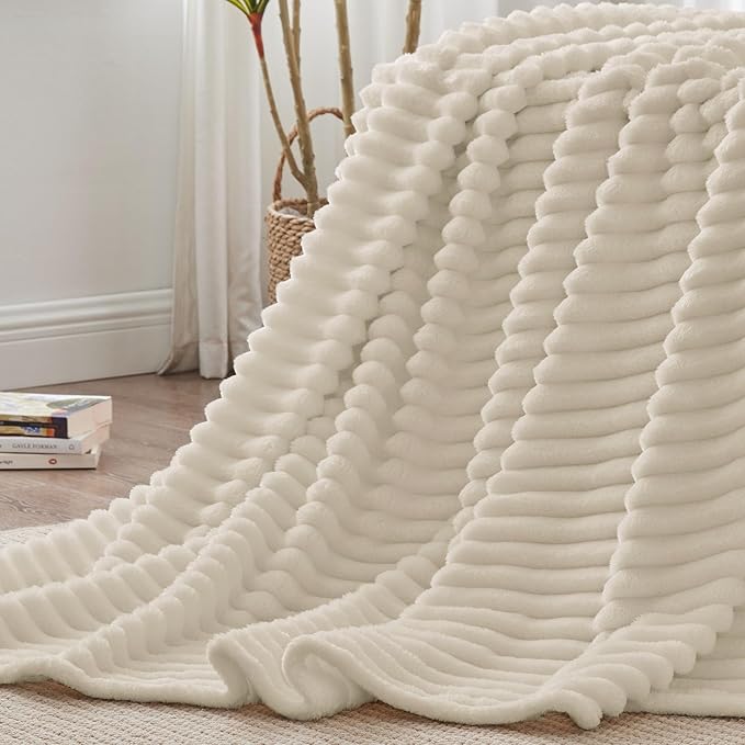 BEDELITE Blankets Queen Size for Bed, 300GSM Soft & Warm Fleece Blanket - Image 6