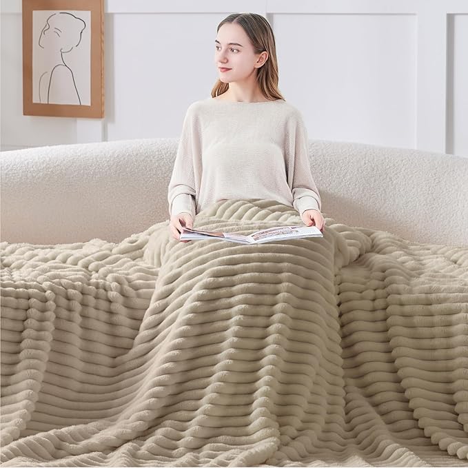 BEDELITE Blankets Queen Size for Bed, 300GSM Soft & Warm Fleece Blanket - Image 2