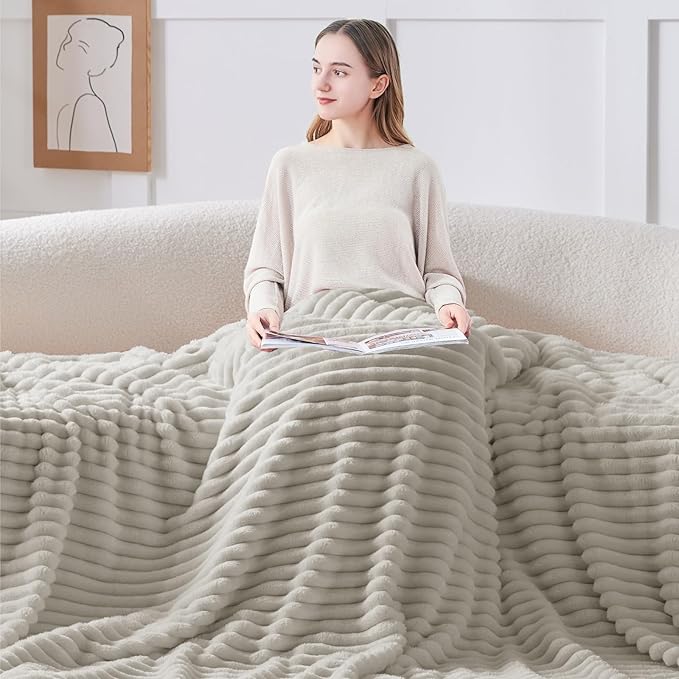 BEDELITE Twin Blanket for Couch & Bed, 300GSM Soft & Warm Fleece Blanket - Image 3