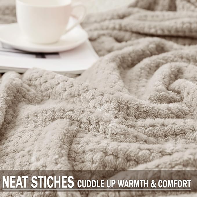 Exclusivo Mezcla Fleece Bed Blanket King Size, Super Soft and Warm Blankets - Image 6