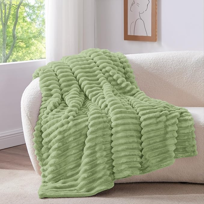 BEDELITE Twin Blanket for Couch & Bed, 300GSM Soft & Warm Fleece Blanket - Image 2