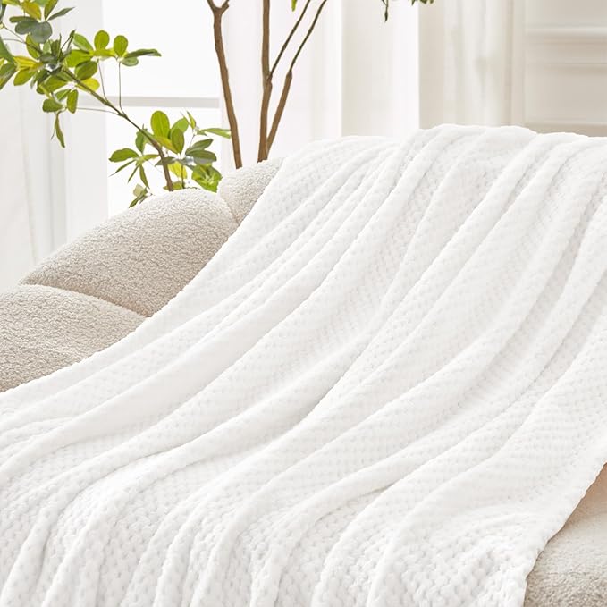 Exclusivo Mezcla Fleece Bed Blanket Twin Size, Super Soft and Warm Blankets - Image 5