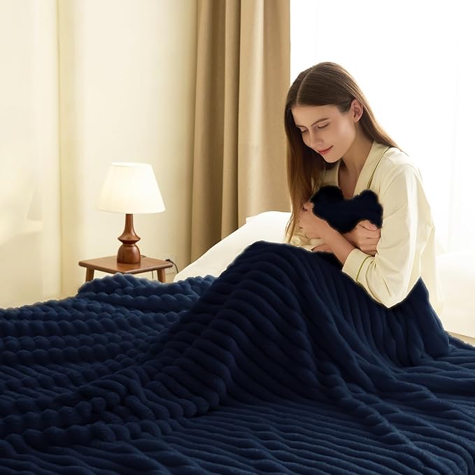 HIMEET Navy Blue Ribbed Queen Size Blanket - Image 7
