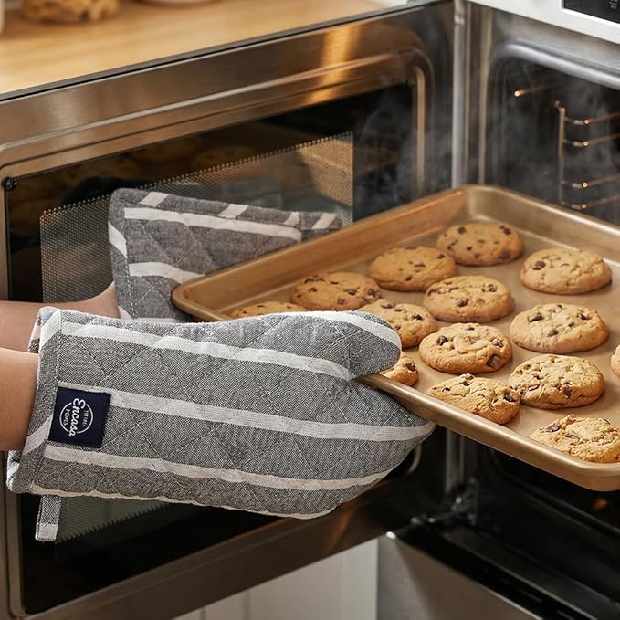 Encasa XO Heat Resistant 100% Cotton Oven Glove & Potholder Set - Image 7