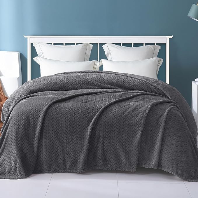 Exclusivo Mezcla Fleece Queen Size Blanket - Image 2