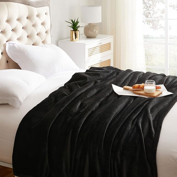 KMUSET Super Soft Throw Blanket Premium Silky Flannel Fleece Twin Size Black - Image 3