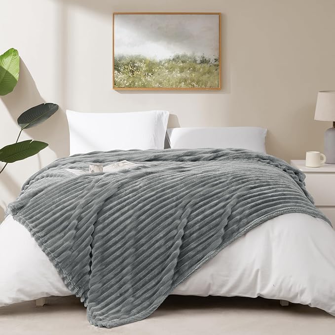 HIMEET Grey Ribbed Queen Size Blanket - Image 7