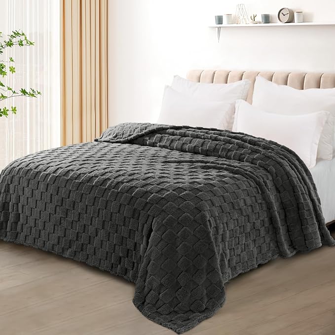 Exclusivo Mezcla Twin Size Flannel Fleece Blanket, Super Soft and Warm - Image 2