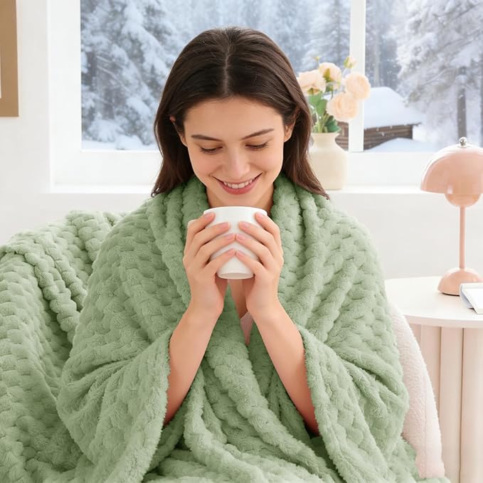 BEDELITE Fleece Blanket - Image 4