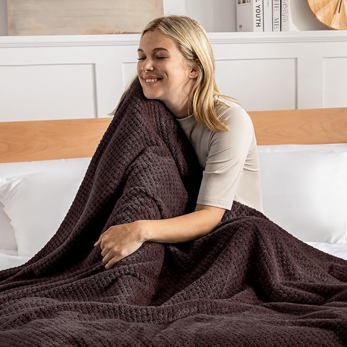 Exclusivo Mezcla Fleece Bed Blanket Twin Size, Super Soft and Warm Blankets - Image 3
