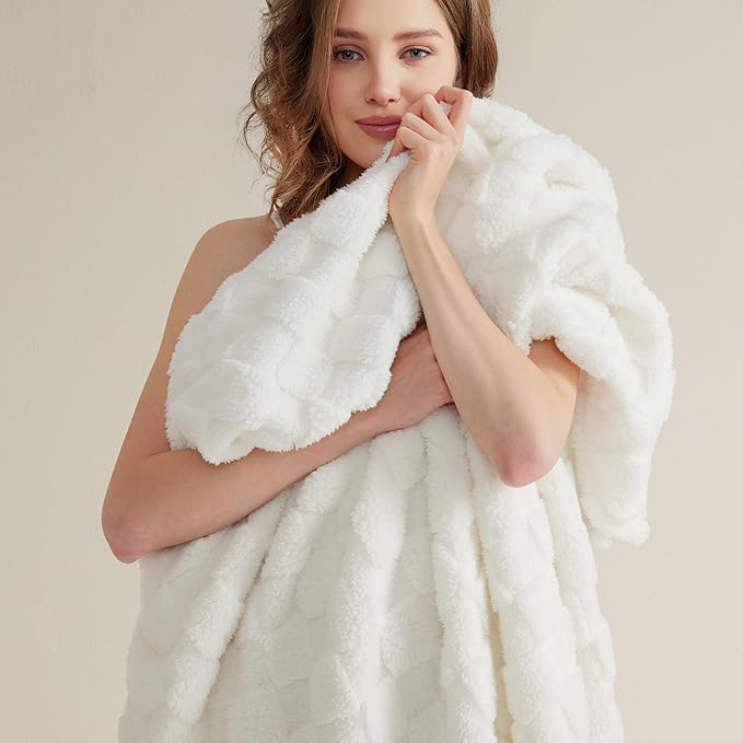 Bedsure GentleSoft Blankets Queen Size by BEDSURE