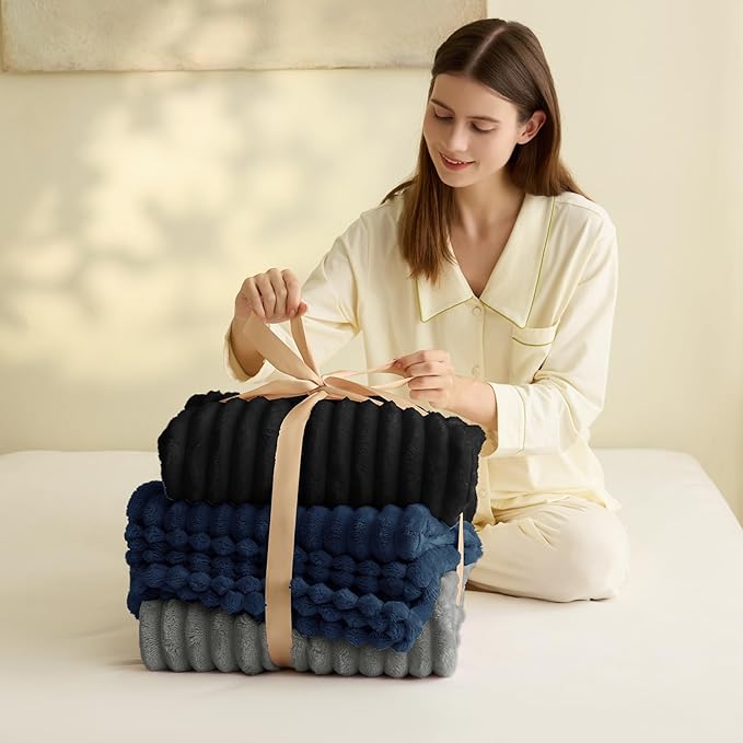 HIMEET Black Ribbed Twin Blanket - Image 4
