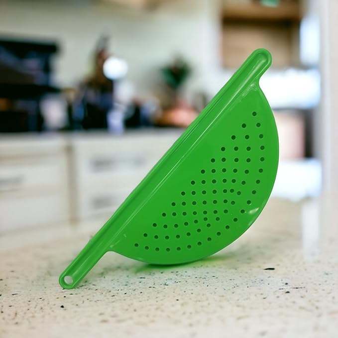 Handy Housewares Handheld Plastic Pot Drainer, Noodle & Pasta Strainer - Image 3