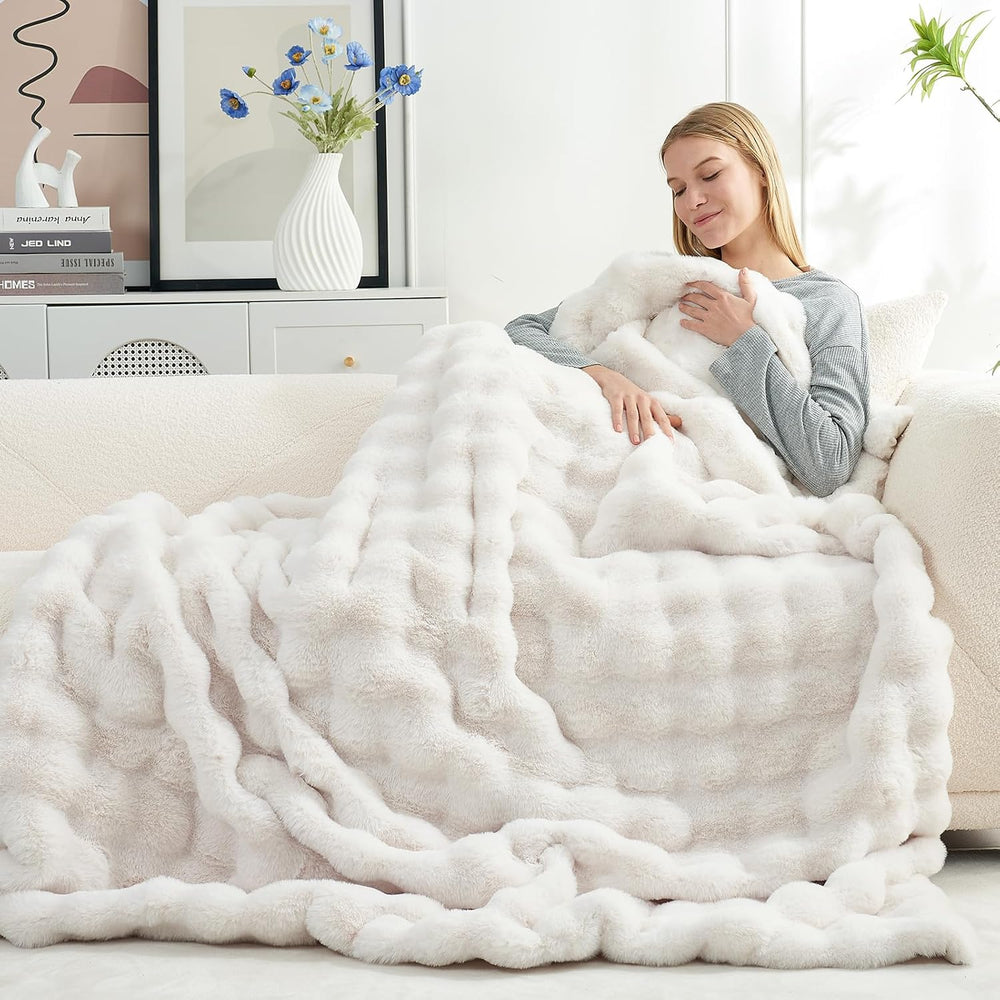 Cozy Bliss Bubble Faux Fur Throw Blanket for Couch, 50"x60", Cream ...