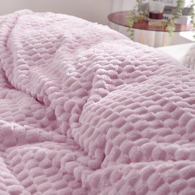 Puncuntex Light Purple Throw Blanket 50"×60" inches Fuzzy 3D Jacquard - Image 4
