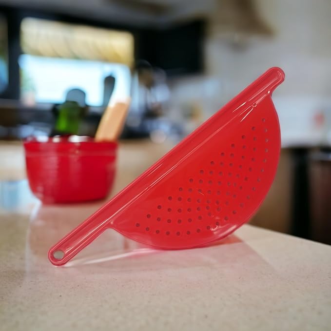 Handy Housewares Handheld Plastic Pot Drainer, Noodle & Pasta Strainer - Image 4