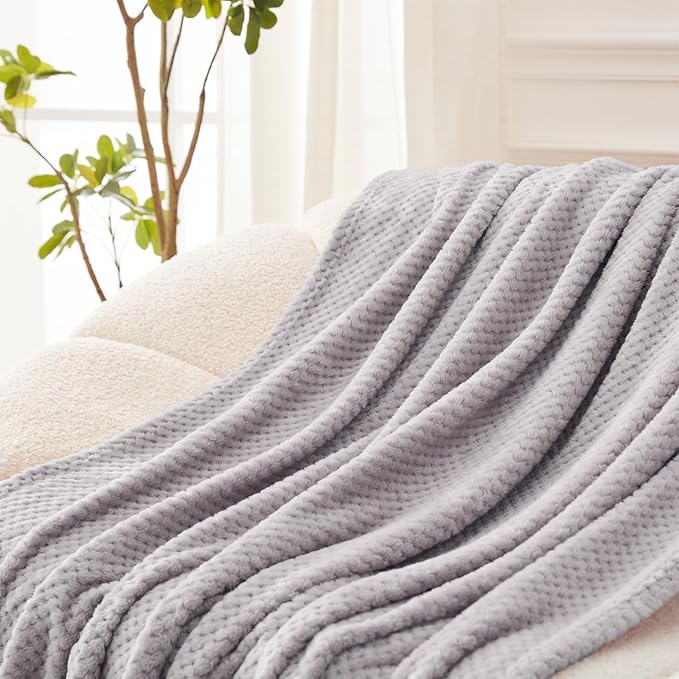 Exclusivo Mezcla Fleece Bed Blanket King Size, Super Soft and Warm Blankets - Image 4