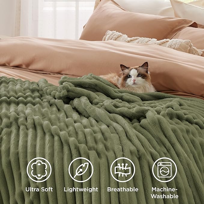 Bedsure GentleSoft Fleece Twin Blanket - Image 5