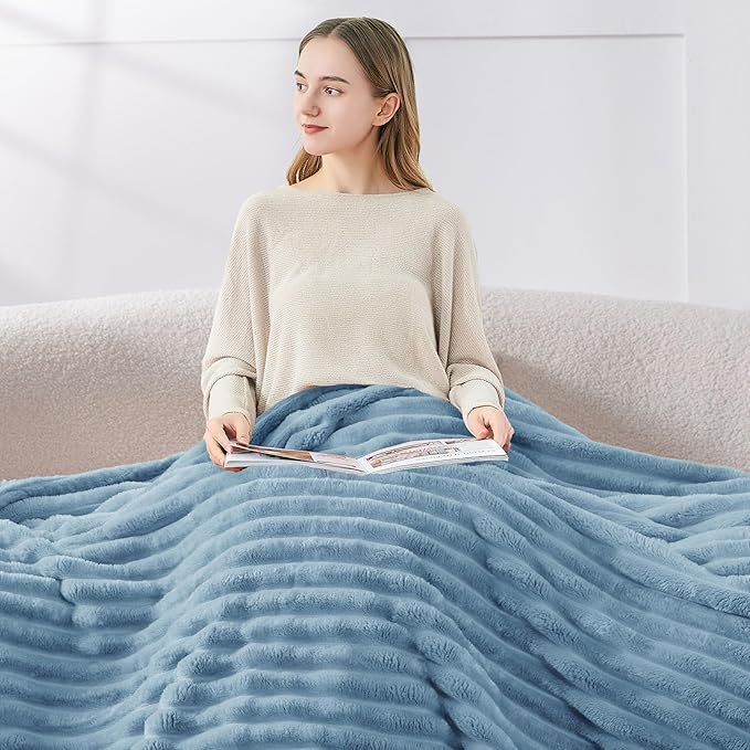 BEDELITE Blankets Queen Size for Bed, 300GSM Soft & Warm Fleece Blanket - Image 3