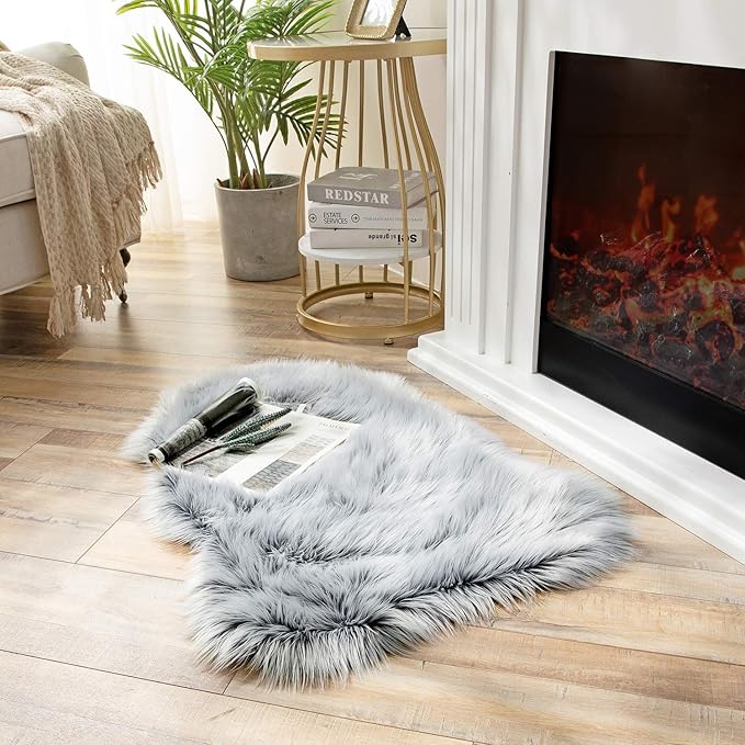 Ashler faux fur rug, Fluffy Shaggy Area Rug Ultra Soft 2 x 3 Feet Sheepskin Fur - Image 2