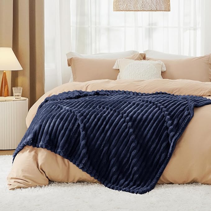 Bedsure GentleSoft Navy Blue Fleece Blanket - Image 6