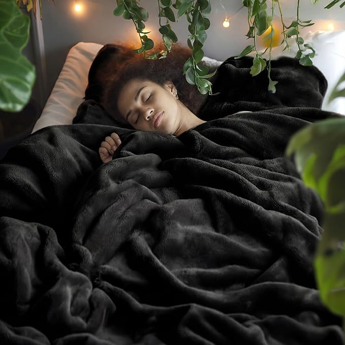 Bedsure GentleSoft Fleece Blankets King Size Black - Image 2