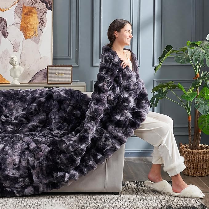 Cozy Bliss Faux Fur Throw Blanket - Image 3