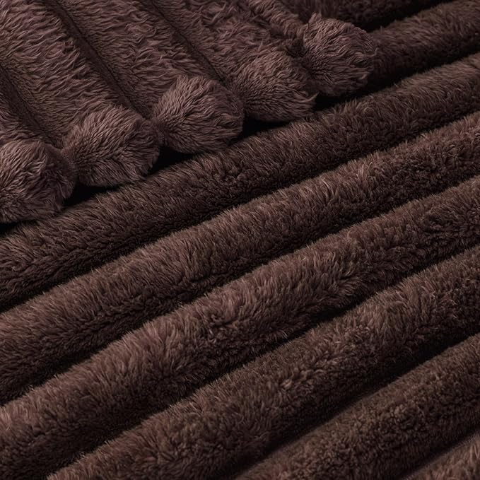 Exclusivo Mezcla King Size Flannel Fleece Blanket, Super Soft Striped Jacquard - Image 4