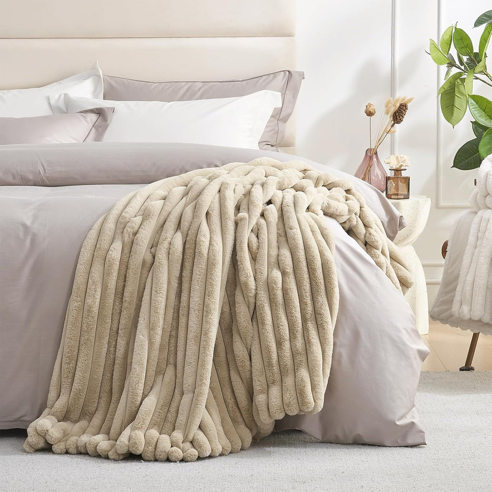 Amélie Home Soft Striped Faux Fur Throw Blanket for Couch, Beige, 55"x70...