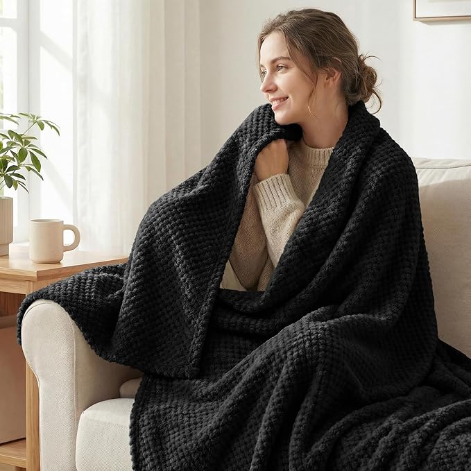 Exclusivo Mezcla Fleece Bed Blanket Queen Size, Super Soft and Warm Blankets - Image 2