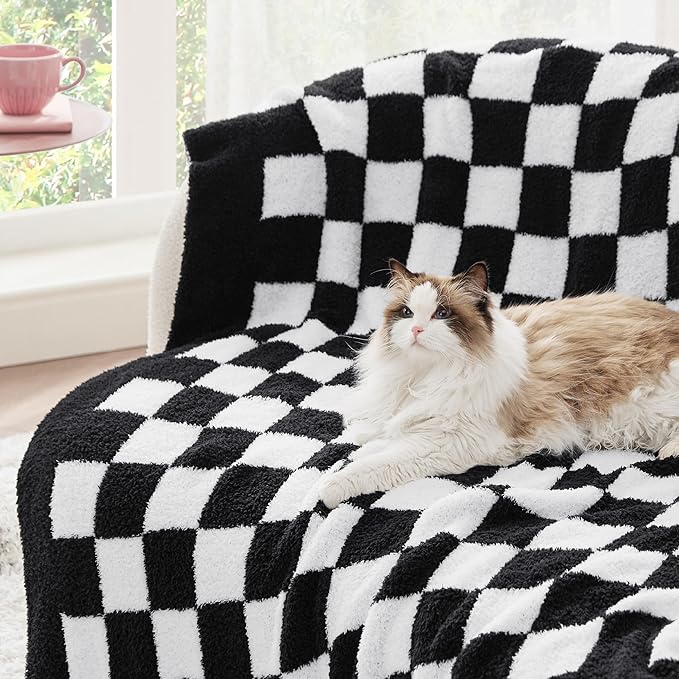 Bedsure GentleSoft Checkered Twin Blanket by BEDSURE