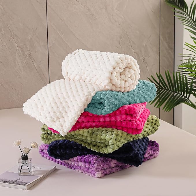 Exclusivo Mezcla Extra Large Soft Fleece Throw Blanket, 50x70 Inches 3D Clouds - Image 7