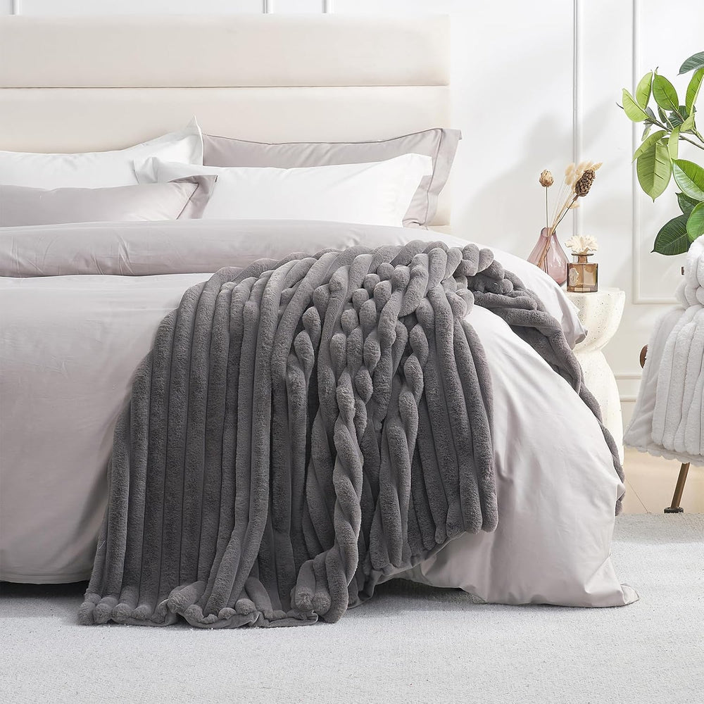 Amélie Home Soft Faux Fur Throw Blanket for Couch, Charcoal Grey, 55"x70...