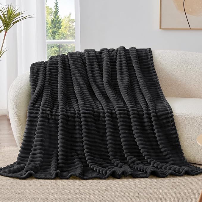 BEDELITE Fleece Black Throw Blanket - Image 7