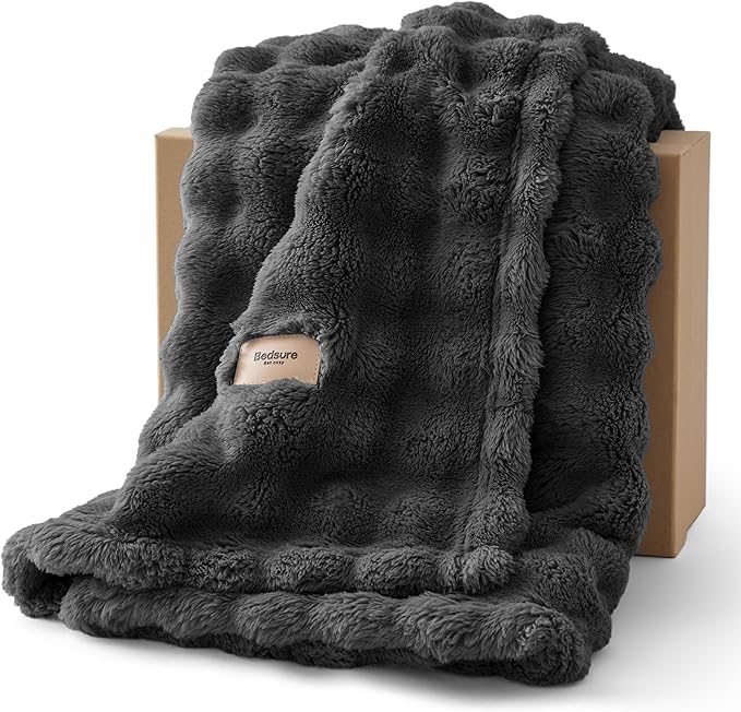 Bedsure 3D Fleece Bubble Blanket by BEDSURE