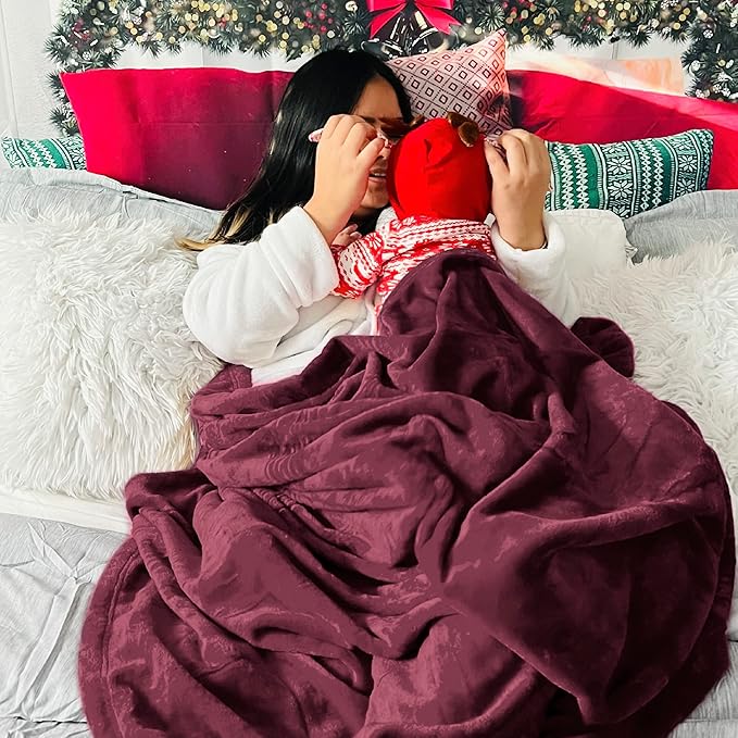 Bedsure GentleSoft Fleece Blanket Twin Size Burgundy - Image 5