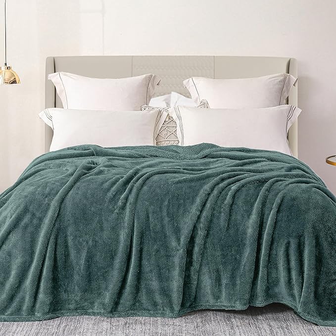 Exclusivo Mezcla Plush Fuzzy Fleece Bed Blanket Twin Size, Super Soft, Fluffy by ExclusivoMezcla