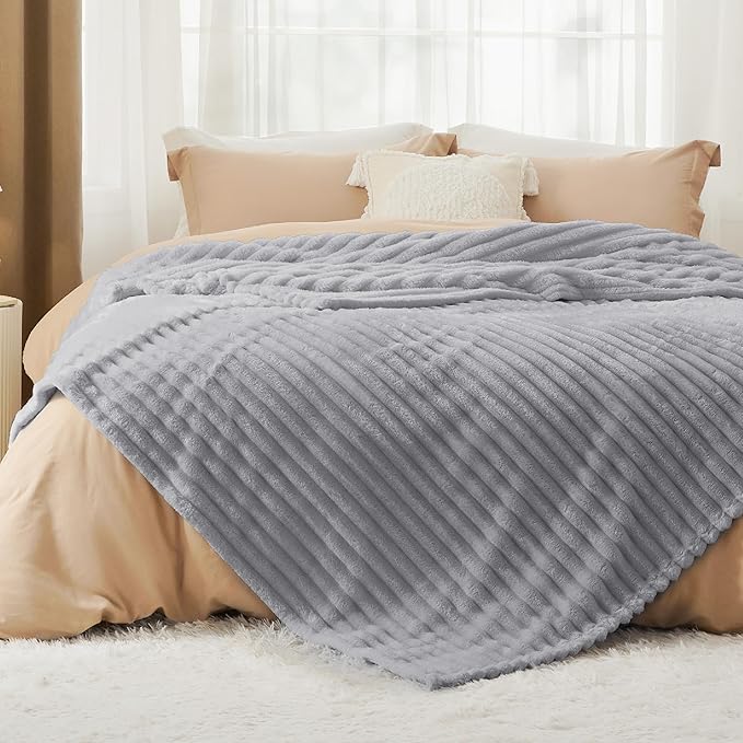 Bedsure GentleSoft King Size Blanket - Image 2